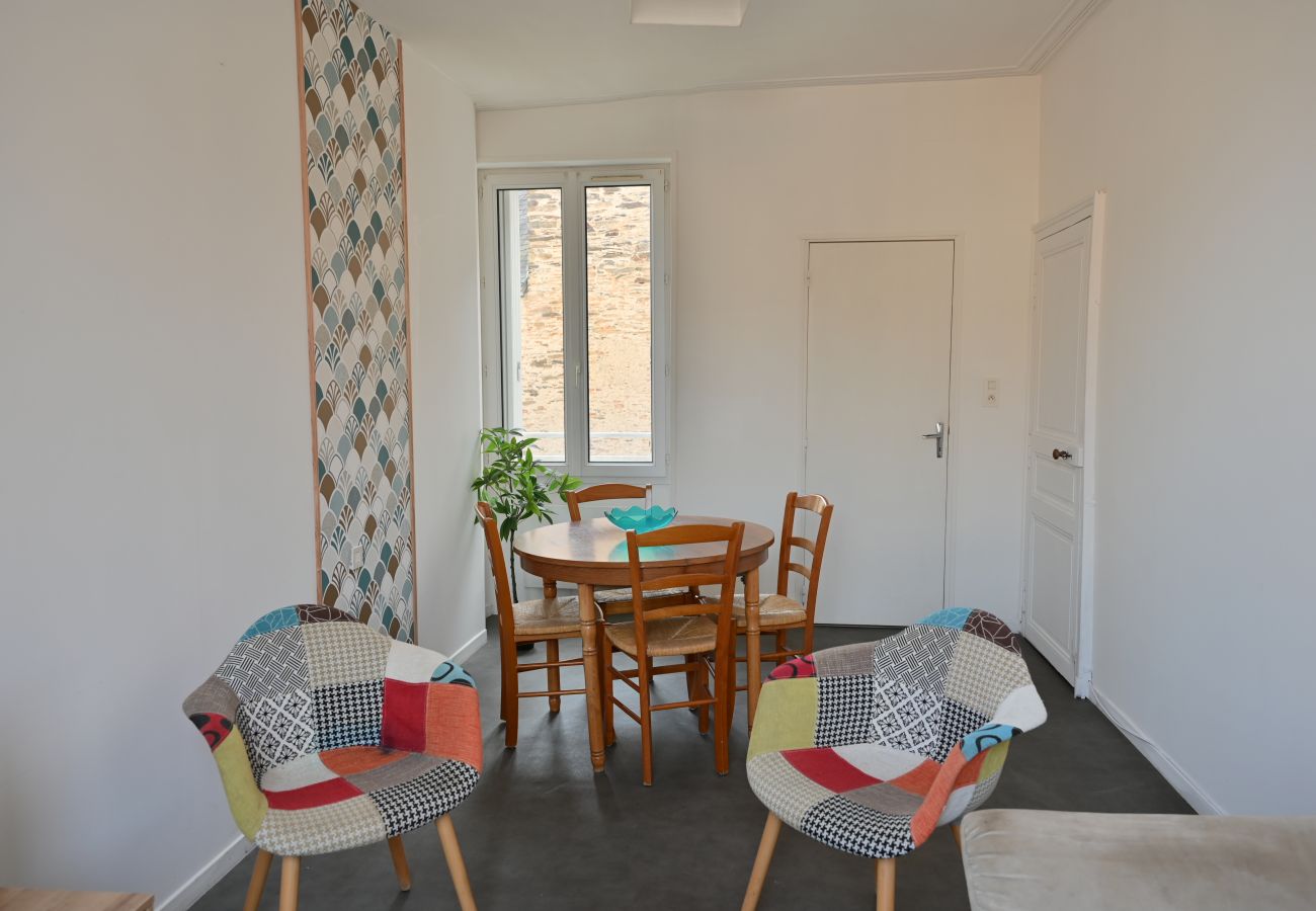 Apartment in Candé - 2 bedrooms in the heart of Candé Hote-Zen WIFI