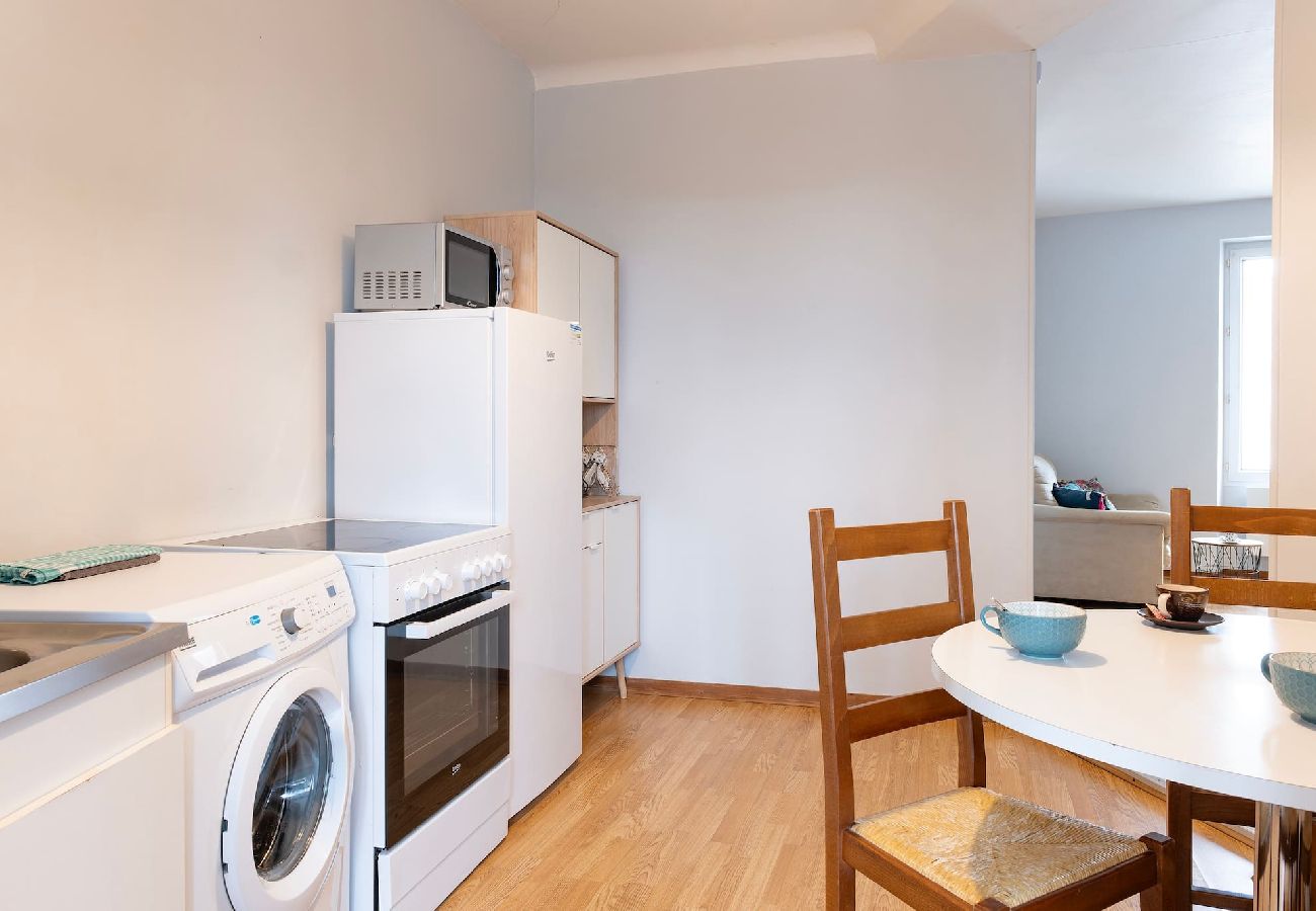 Studio in Candé - large 2-bed studio in the heart of Candé Hote-Zen WIFI