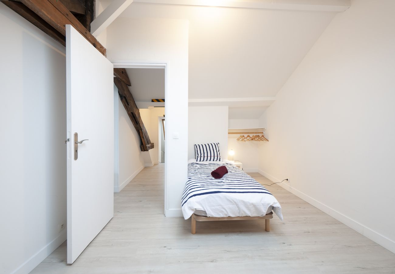 Apartment in Ancenis - Large cottage - terrace overlooking the Loire and the Castel of Ancenis