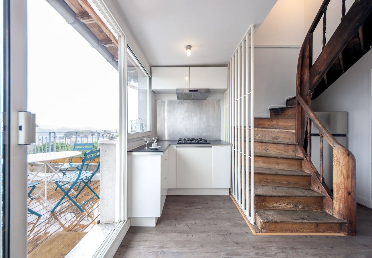 Apartment in Ancenis - Large cottage - terrace overlooking the Loire and the Castel of Ancenis