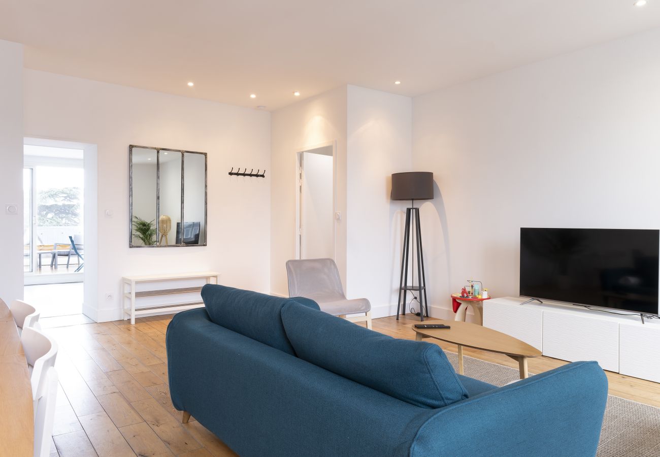 Apartment in Ancenis - Large cottage - terrace overlooking the Loire and the Castel of Ancenis