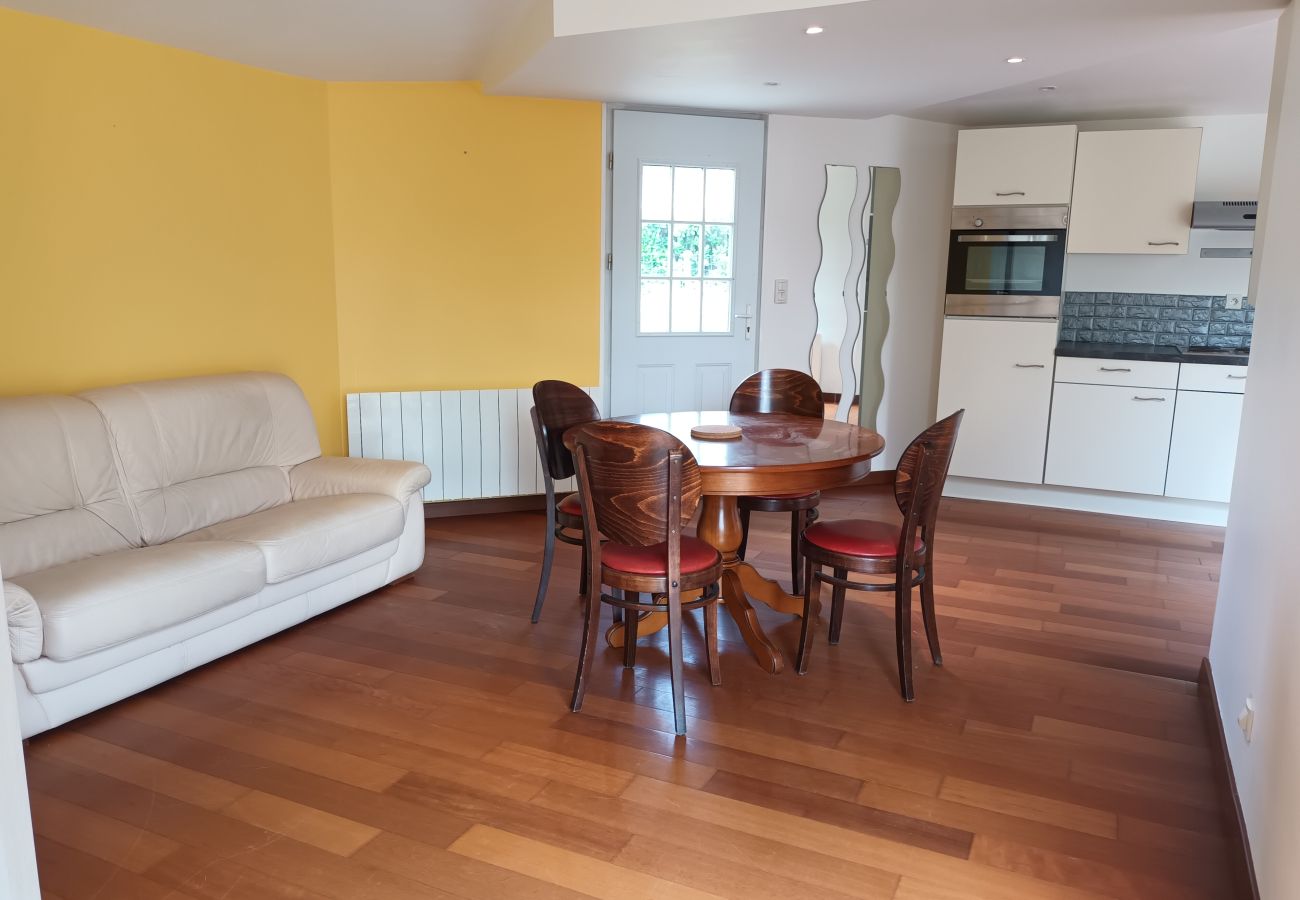 Apartment in Le Fuilet - Large apartment of the villa à la fosse à l'âne