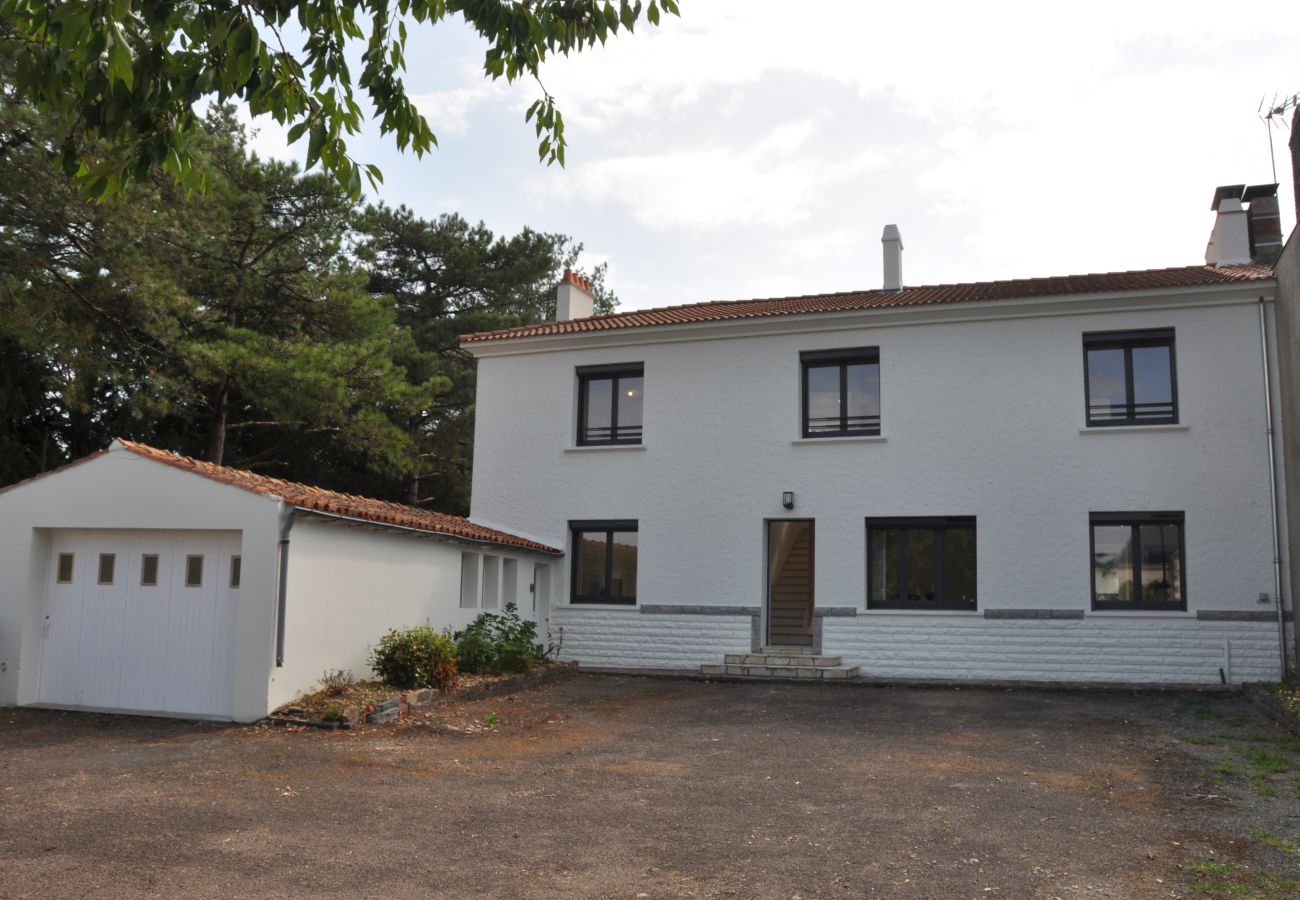 House in Aizenay - gîte de la rue du Chateau d'Aizenay 