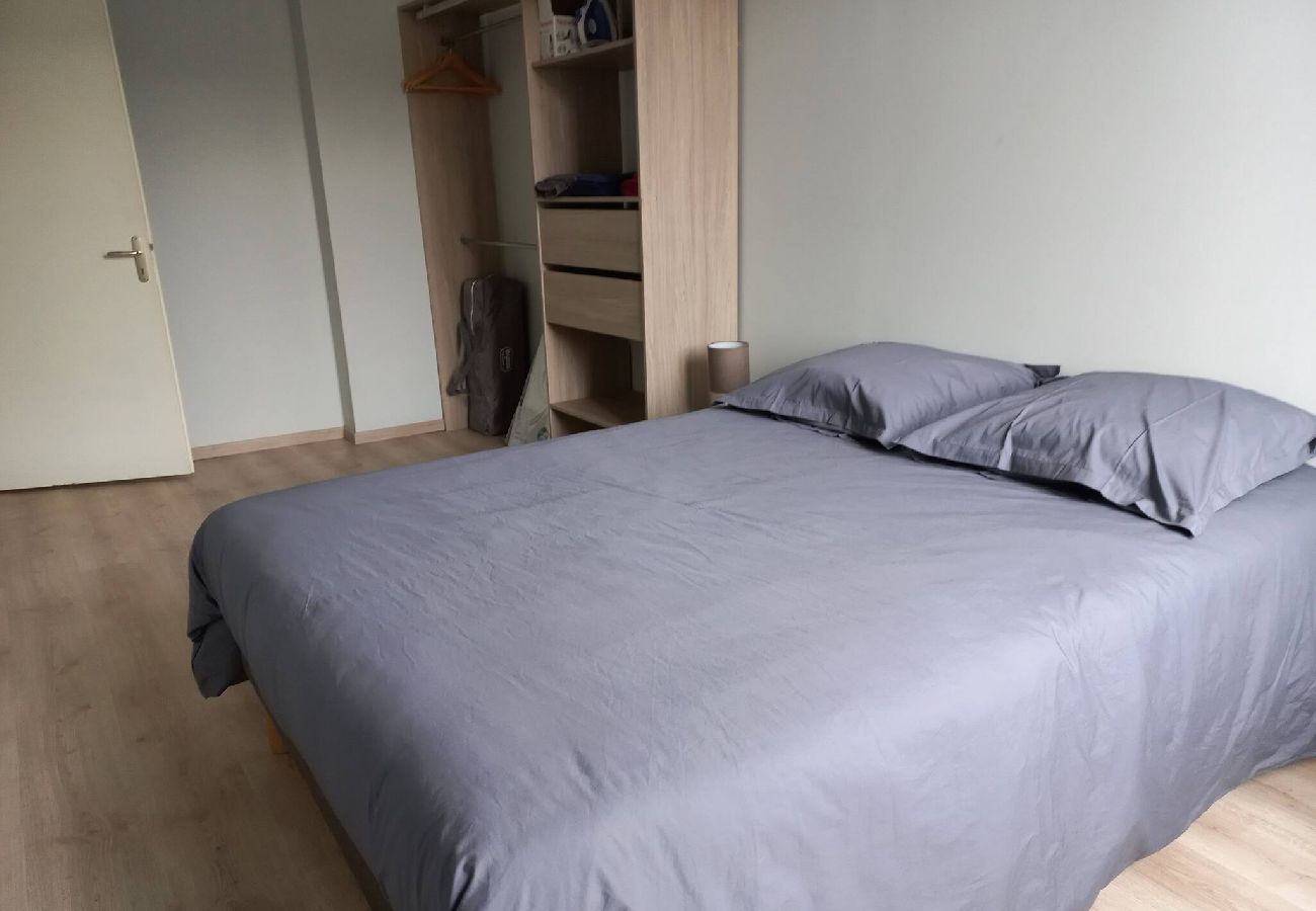 Appartement à Candé - Candé centre cuisine chambre salon Hote-Zen WIFI 
