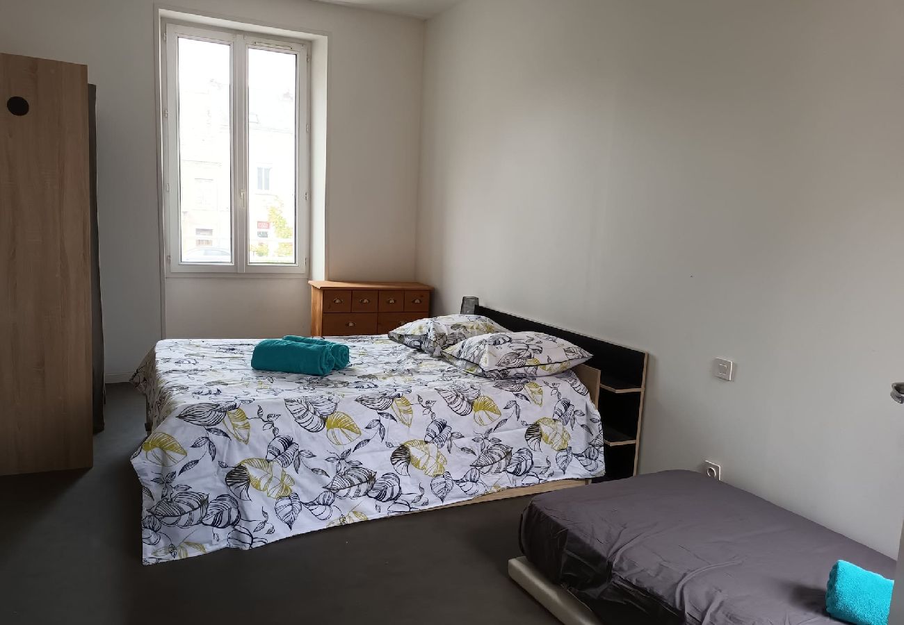 Appartement à Candé - 2 chambres au cœur de Candé Hote-Zen WIFI 