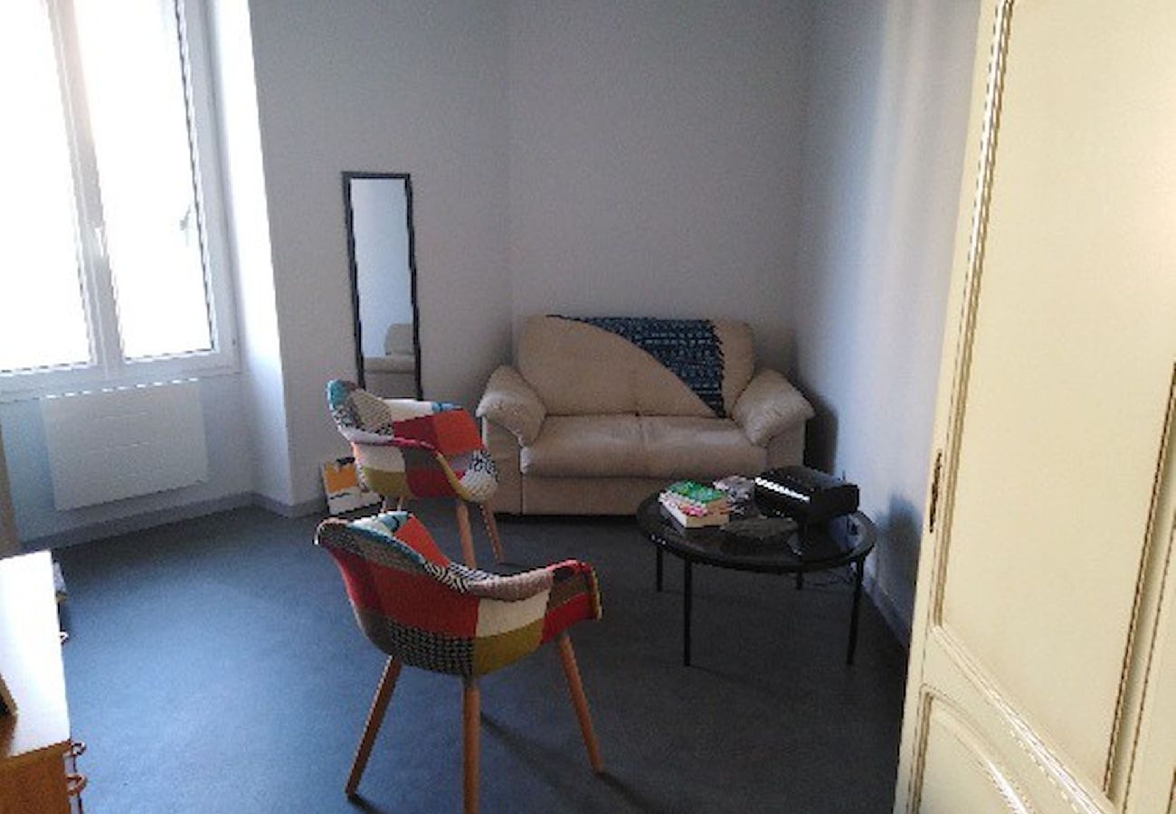 Appartement à Candé - 2 chambres au cœur de Candé Hote-Zen WIFI 