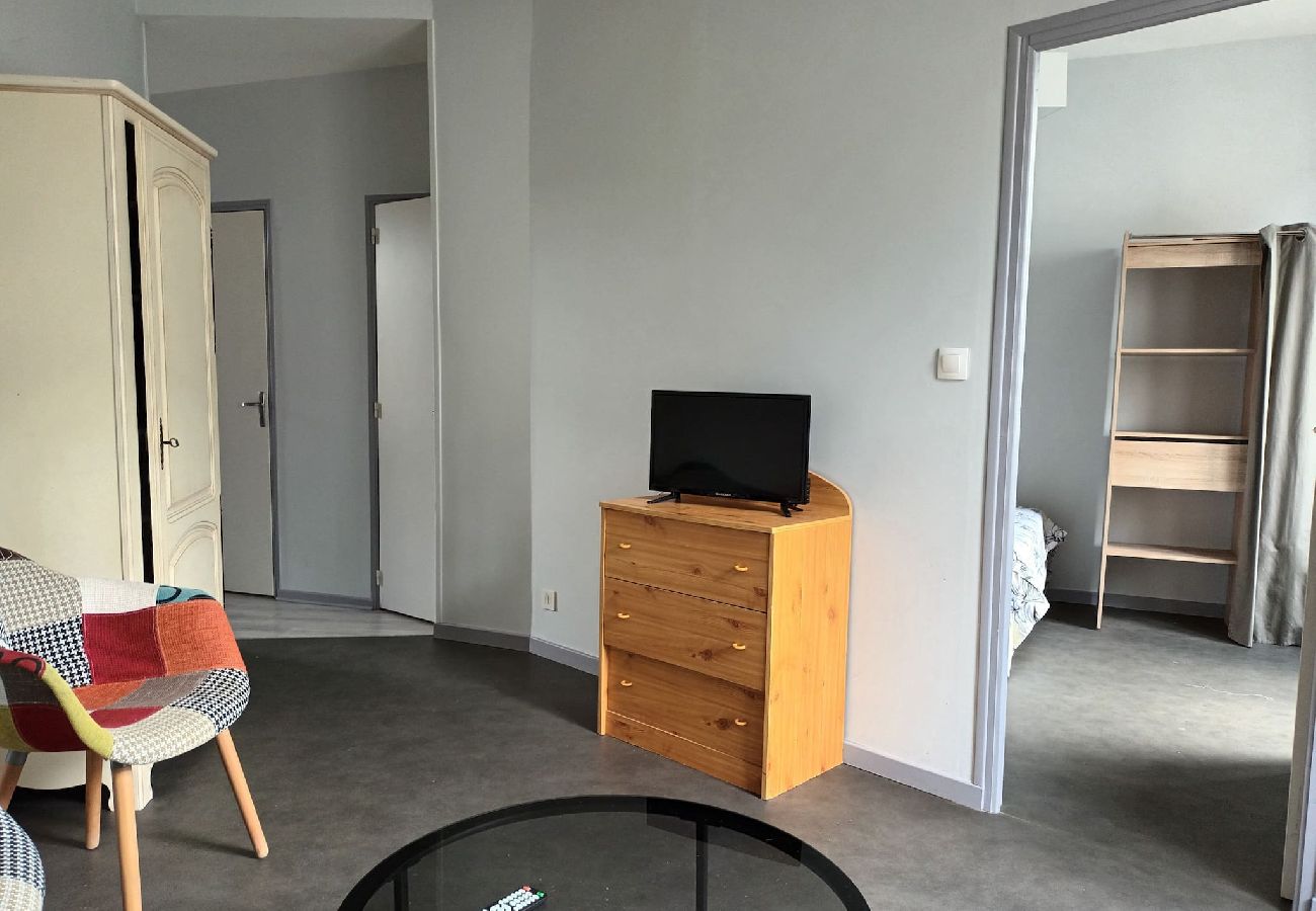 Appartement à Candé - 2 chambres au cœur de Candé Hote-Zen WIFI 